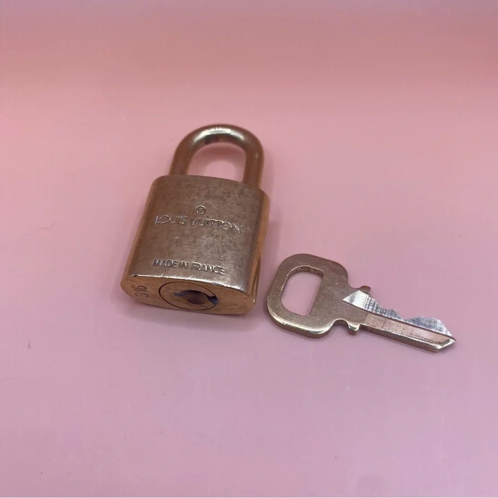Authentic Louis Vuitton Gold Lock & Key Matching Set 316